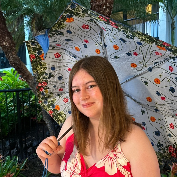 Meet your Posher, Laura - Picture 8 of 9